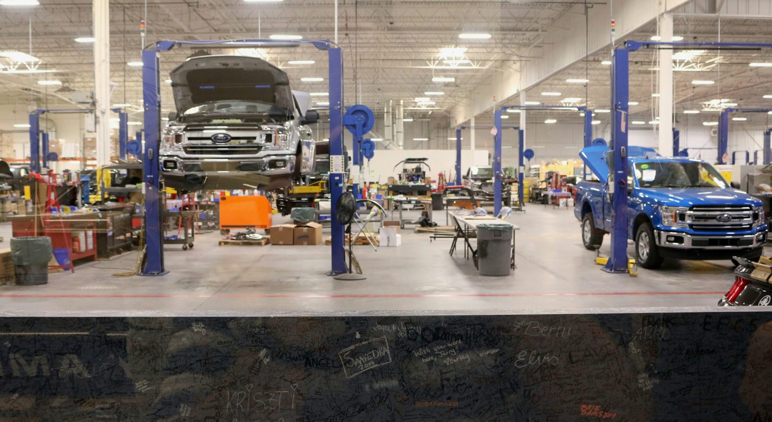 photo-1596986952526-3be237187071